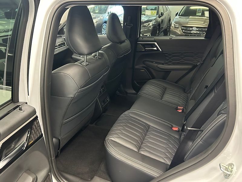Mitsubishi Outlander (2025) 2.4 PHEV Instyle | 8 let | Nov - fotka 24 z 67