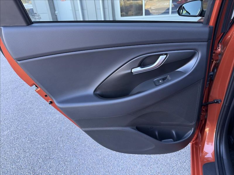 Hyundai i30 1,5 i  HB FL Family Climate - fotka 10 z 25