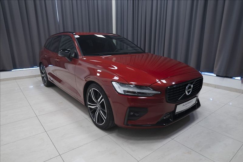 Volvo V60 2,0 D4 R-DESIGN NAVI KAMERA ČR - fotka 3 z 40