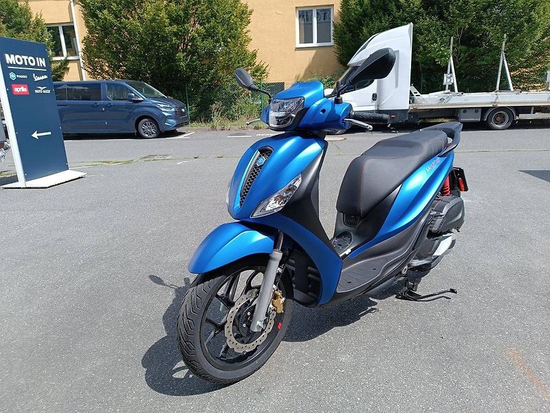 Piaggio Medley 125 (2024) S Blu Zaffiro (sleva 14.000.-) - fotka 3 z 9