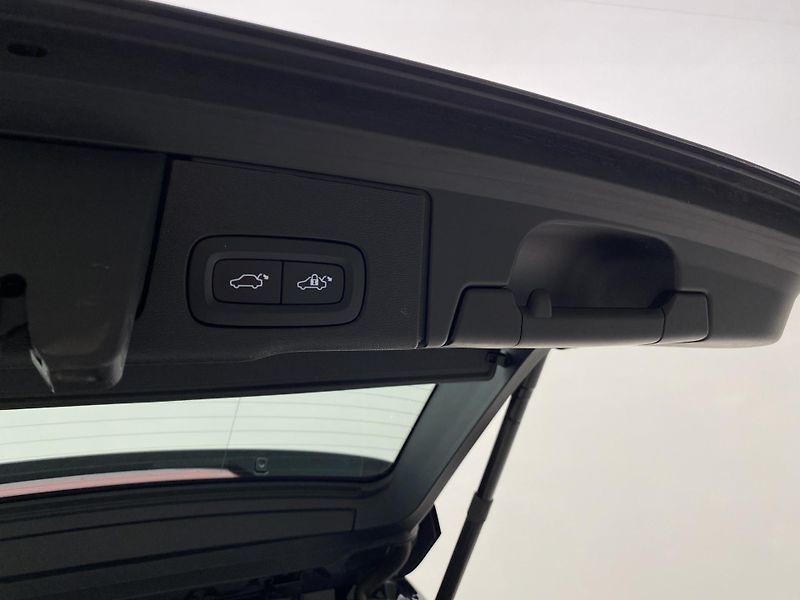 Volvo XC60 B4 AWD BRIGHT PLUS AUT  - fotka 32 z 48