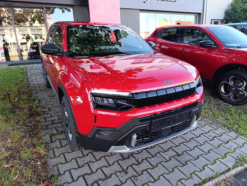 Jeep Avenger (2026) Longitude 1.2 Turbo e-Hybrid - fotka 2 z 24