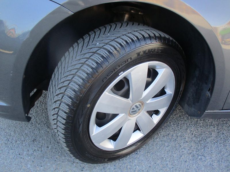 Volkswagen Touran 1,6 TDi CL BlueMotion*TAŽ.ZAŘ. - fotka 44 z 46
