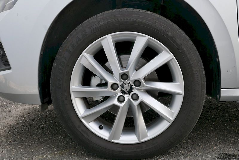 Škoda Kamiq (2025) 1.0 TSI 85 kW DSG 7° TOP Selec - fotka 23 z 27