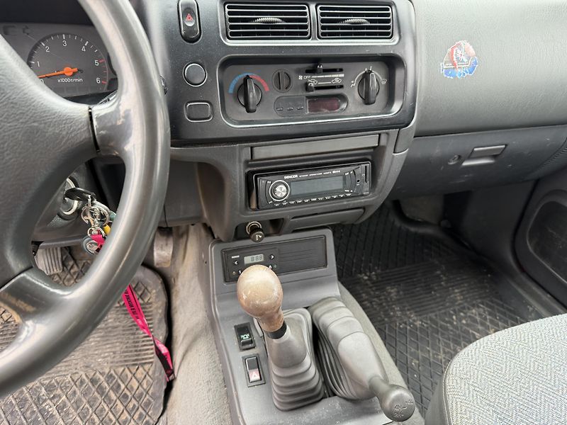 Mitsubishi L200 2,5 TD   4x4  5míst - fotka 17 z 21