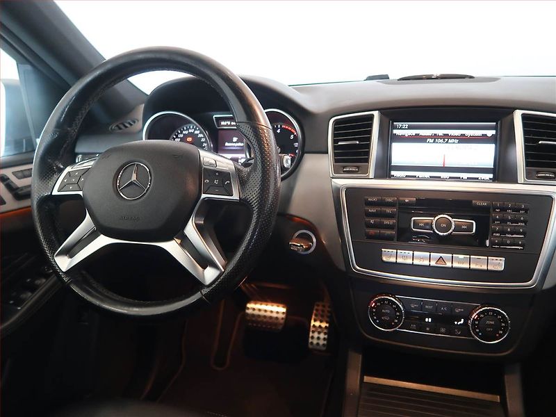 Mercedes-Benz Třídy M (2013) AMG line ML 350 BlueTEC, 4X4 - fotka 7 z 14