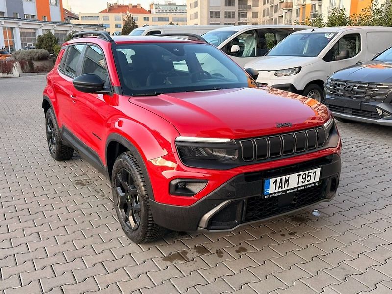 Jeep Avenger 4xe Upland 1.2 Turbo e-Hybrid - fotka 2 z 18