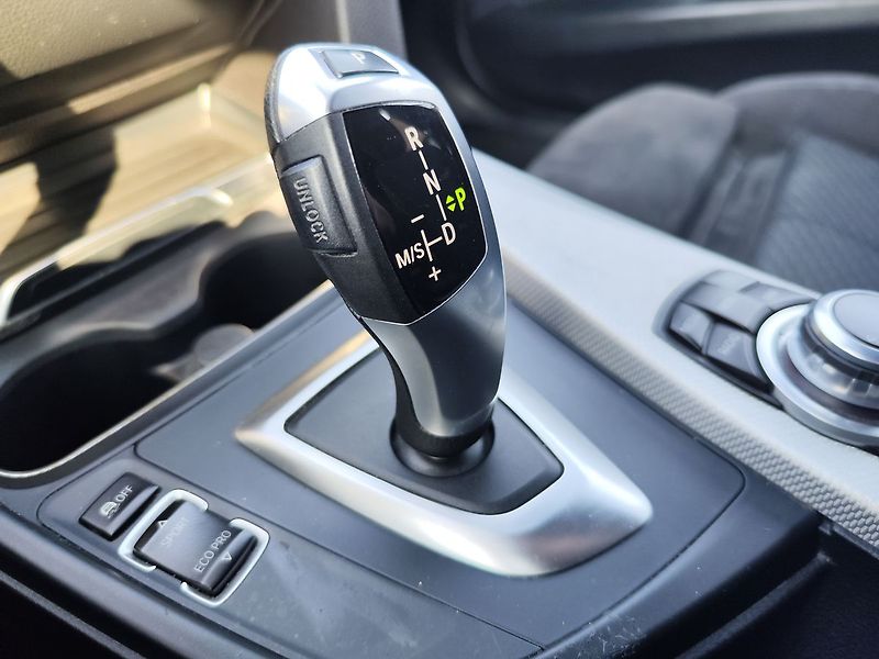 BMW Řada 3 320d/140kW xDrive M-paket ČR - fotka 21 z 32