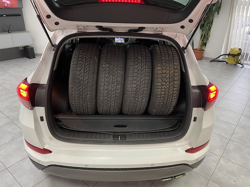 Hyundai Tucson 1.6 T-GDi 4x4 AT ČR 1.MAJ SER. - fotka 28 z 28
