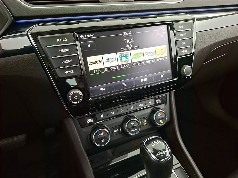 Škoda Superb (2015) Laurin&Klement 2.0 TDI 4x4 - fotka 12 z 25