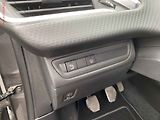 Peugeot 2008 (2018) 1.2 PT, Allure, navi, park - náhled 15