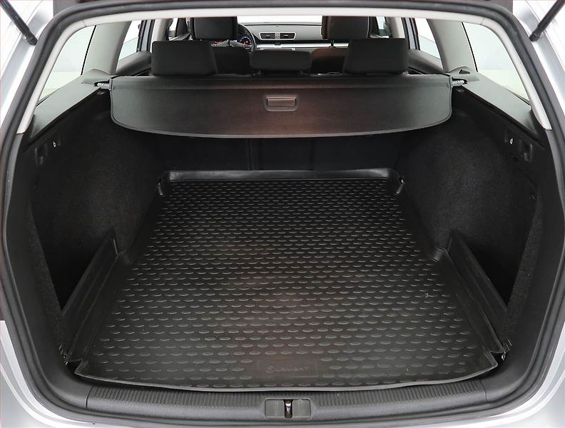Volkswagen Passat (2012) Comfortline 2.0 TDI, Navi - fotka 14 z 21