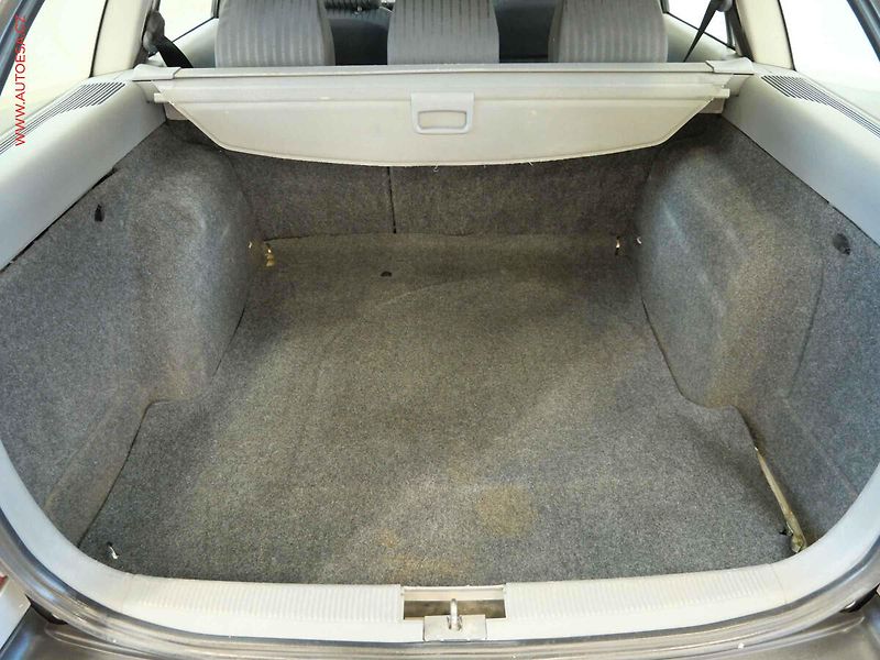 Škoda Octavia (1999) 1.8i, ČR - fotka 7 z 16