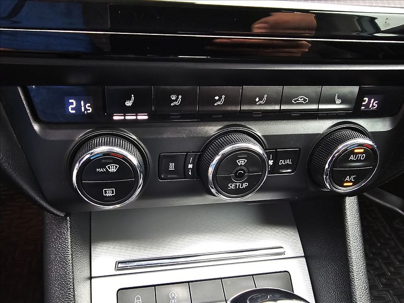 Škoda Octavia III 2,0TDi 110KW DSG Elegance - fotka 24 z 49