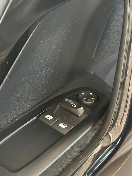 Peugeot 208 1,2 Puretech, tempomat, ČR - fotka 16 z 16