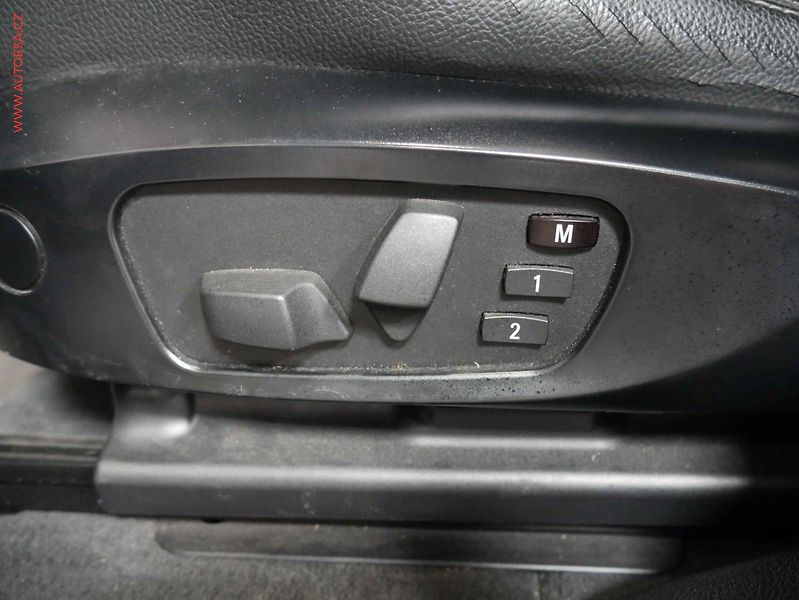 BMW X3 (2011) 2.0 D xDrive20d, 1.maj, AT - fotka 20 z 22