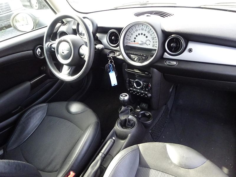 Mini One 1.6 72kW SERVIS POLOKŮŽE - fotka 10 z 26