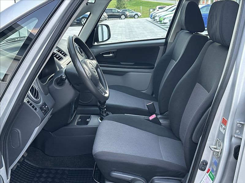 Suzuki SX4 1,9 DDiS 120PS  Outdoor Line 4 - fotka 12 z 47