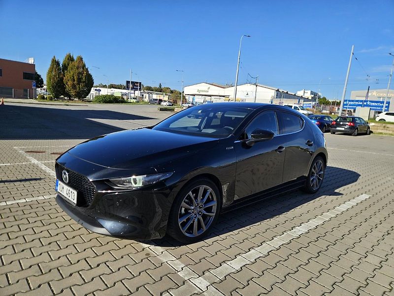 Mazda 3 (2019) 2.0 Skyactiv-G, 90 kW, automat - fotka 2 z 9