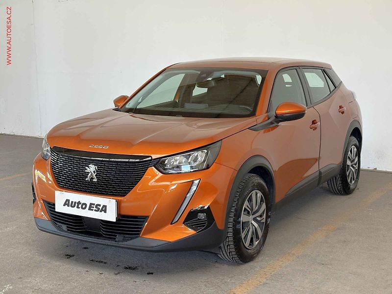 Peugeot 2008 (2021) 1.2PT, Active, LED, navi - fotka 3 z 16