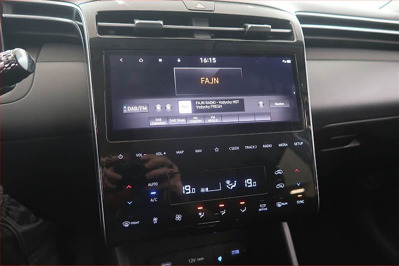 Hyundai Tucson (2021) 1.6 T-GDI - fotka 12 z 17