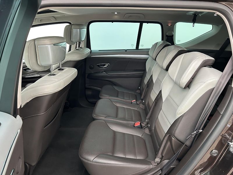 Renault Espace 1.6 dCi INITIALE PARIS - fotka 11 z 30