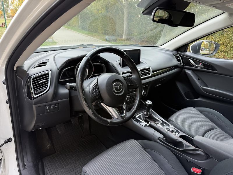 Mazda 3 2.0 Center-Line - fotka 28 z 34