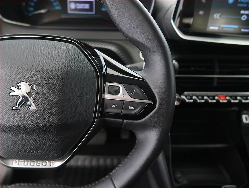 Peugeot 2008 (2022) Active 50 kWh, SoH 91% - fotka 20 z 25