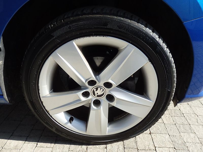 Škoda Fabia 1.2 TSI 66 kW KLIMA, NAVI, JOY - fotka 12 z 15