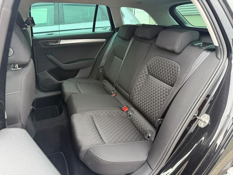 Škoda Superb Ambition 2.0 TDI 110kw DSG Com - fotka 19 z 24