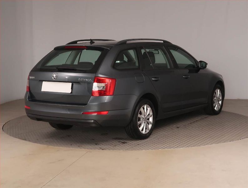 Škoda Octavia (2015) Ambition Plus 1.6 TDI, Automat - fotka 5 z 18