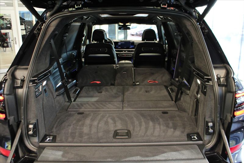 BMW X7 xDrive40d M Sport Pro ExeDrPro - fotka 40 z 44