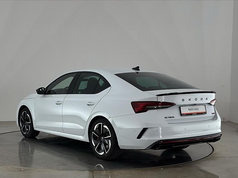 Škoda Octavia RS - fotka 15 z 29