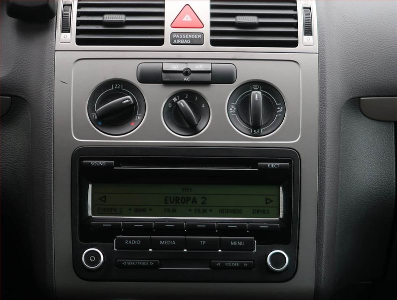 Volkswagen Touran (2008) Cross 2.0 TDI, Automat - fotka 12 z 19