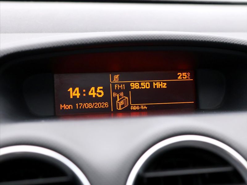 Peugeot 308 1,6 16V 88kW CZ Serv.Kniha - fotka 19 z 33