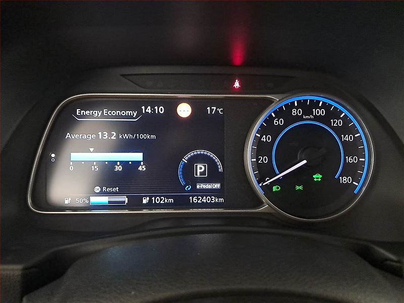Nissan Leaf (2018) 40 kWh, SoH 80%, Automat - fotka 14 z 21