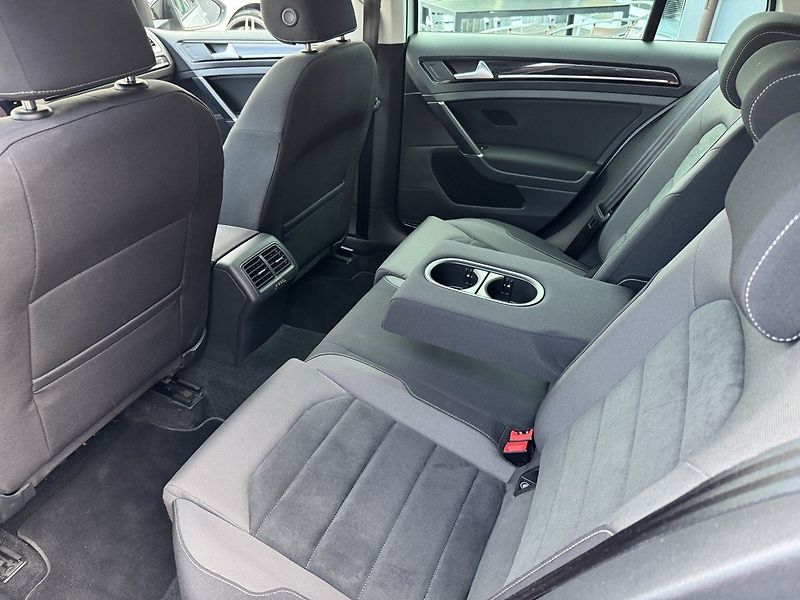 Volkswagen Golf (2017) 1.4TSi HighLine LED Navi Pano - fotka 25 z 50