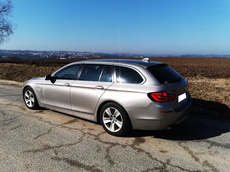 BMW Řada 5 530D XDRIVE TOURING F11 190kW - fotka 26 z 40