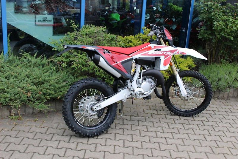 Fantic XE 125 (2025) 2025  2t ostré enduro / Yamaha - fotka 4 z 7