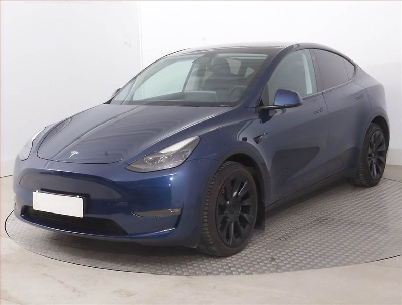 Tesla Model Y (2021) Long Range AWD 75kWh, SoH 93% - fotka 2 z 22