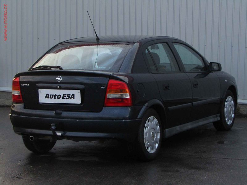 Opel Astra (2002) 1.6i, AC - fotka 4 z 14