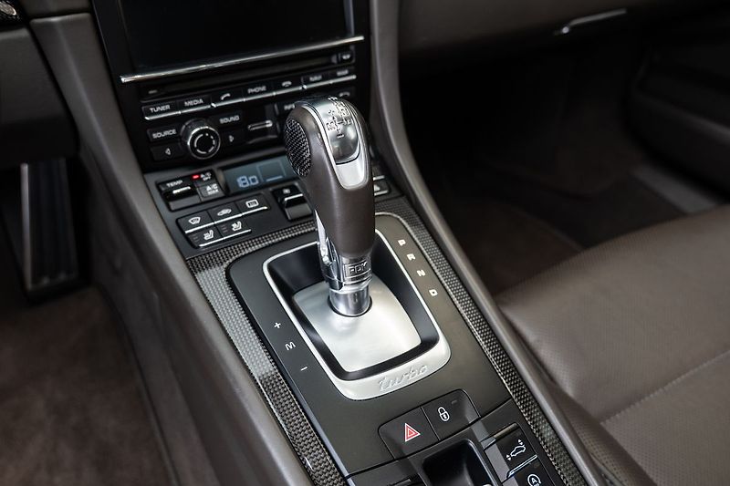 Porsche 911 Turbo S Karbon/Burmester/PCCB/ - fotka 13 z 23