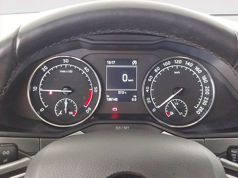 Škoda Superb (2016) Ambition 2.0 TDI, Bi-Xenony - fotka 11 z 20