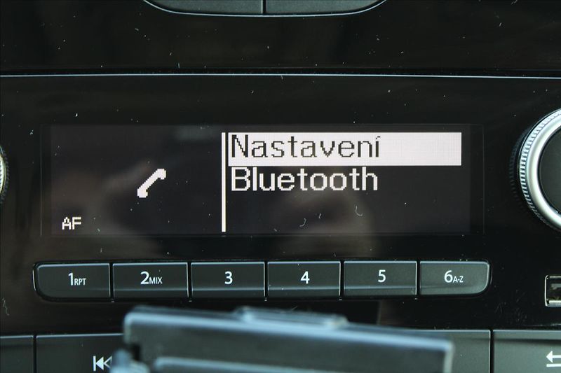 Renault Clio 1,2 i  NOVÉ V ČR,1.MAJITEL - fotka 12 z 26