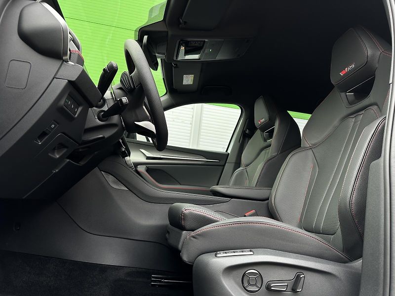 Škoda Kodiaq RS 2.0TSi 4x4 DSG 7-MÍST 265PS - fotka 13 z 43