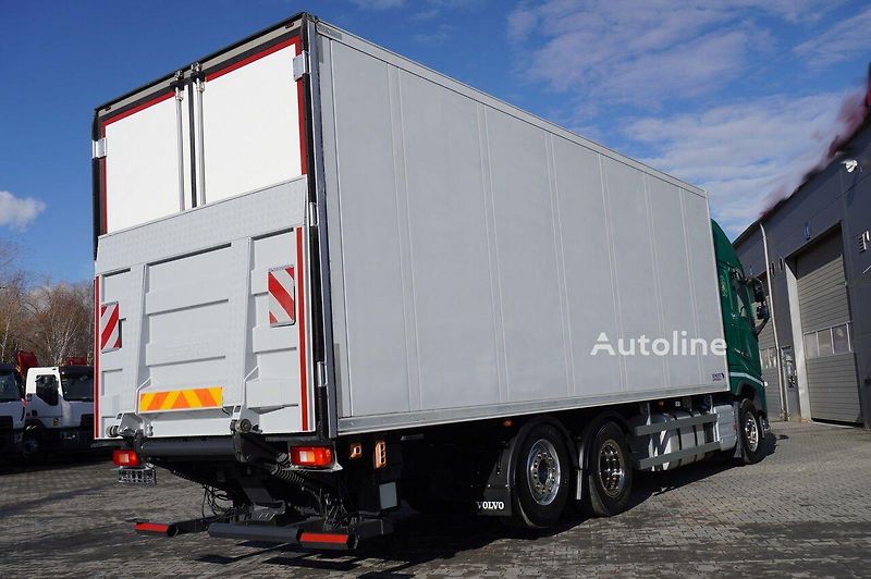 Volvo FH (2018) 500 6x2 chlaďák EURO 6 - fotka 3 z 26