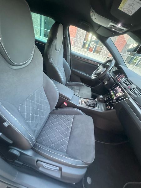 Škoda Superb (2024) Sportline 2,0 TDI 110 KW AUT - fotka 15 z 28