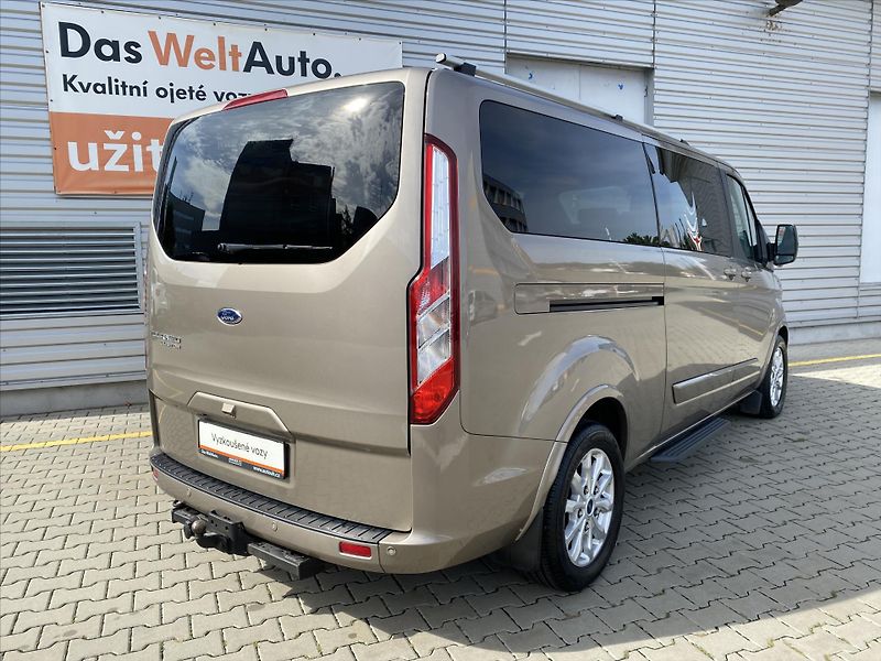 Ford Tourneo Custom 2,0 EcoBlue 125kW 8 Míst L2 - fotka 2 z 25
