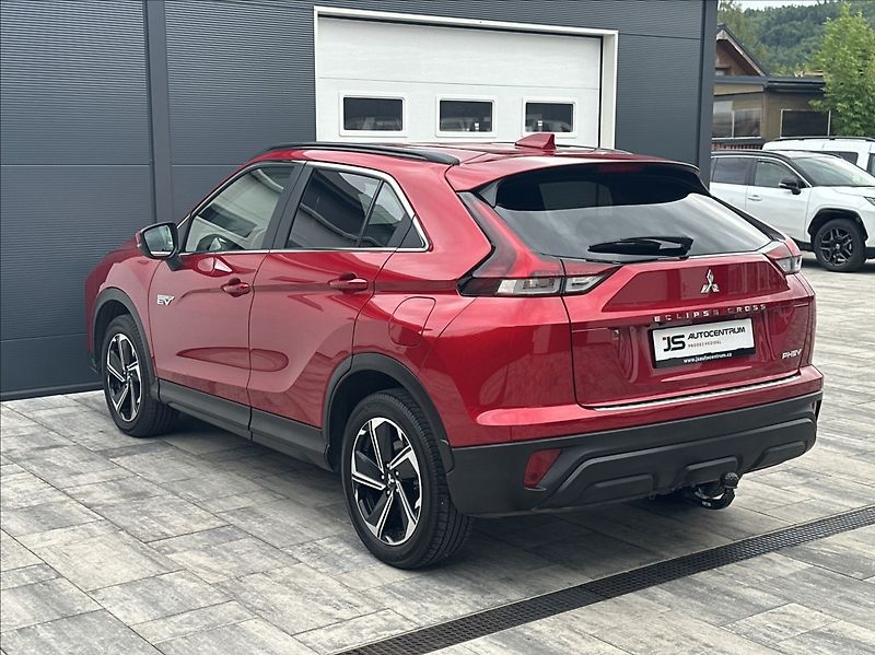 Mitsubishi Eclipse Cross 2,4 PHEV 188PS  A/T 4x4 - fotka 10 z 52