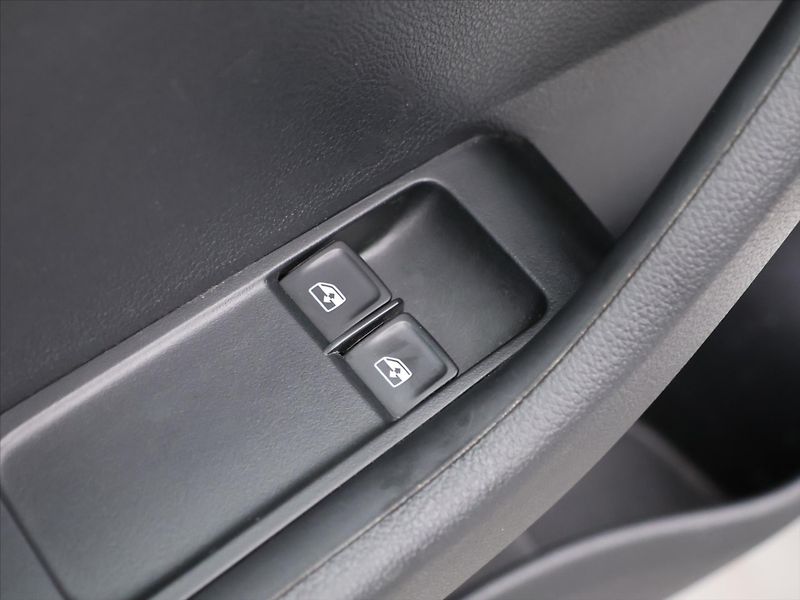 Škoda Fabia 1,0 TSI 70kW Ambition CZ DPH - fotka 15 z 32